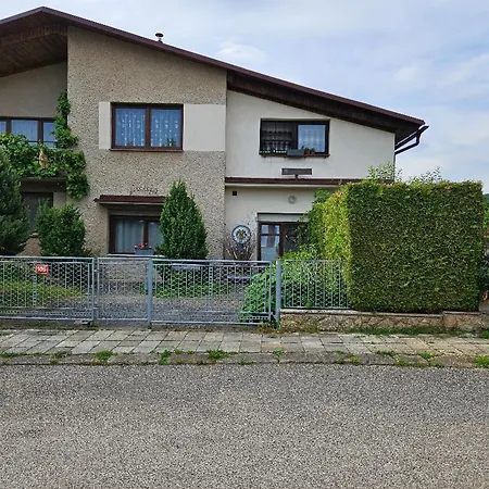 Ubytovani Lazne Belohrad Apartamento *